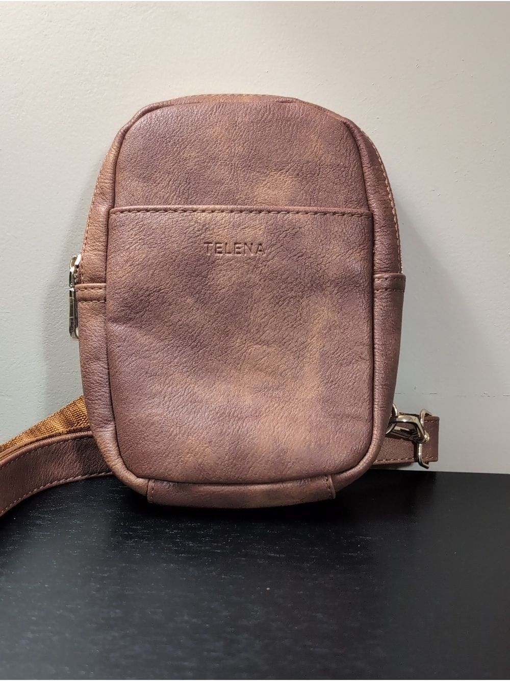 Telena Crossbody Belt Bag Fanny Pack Small Like New - Picture 3 of 9
